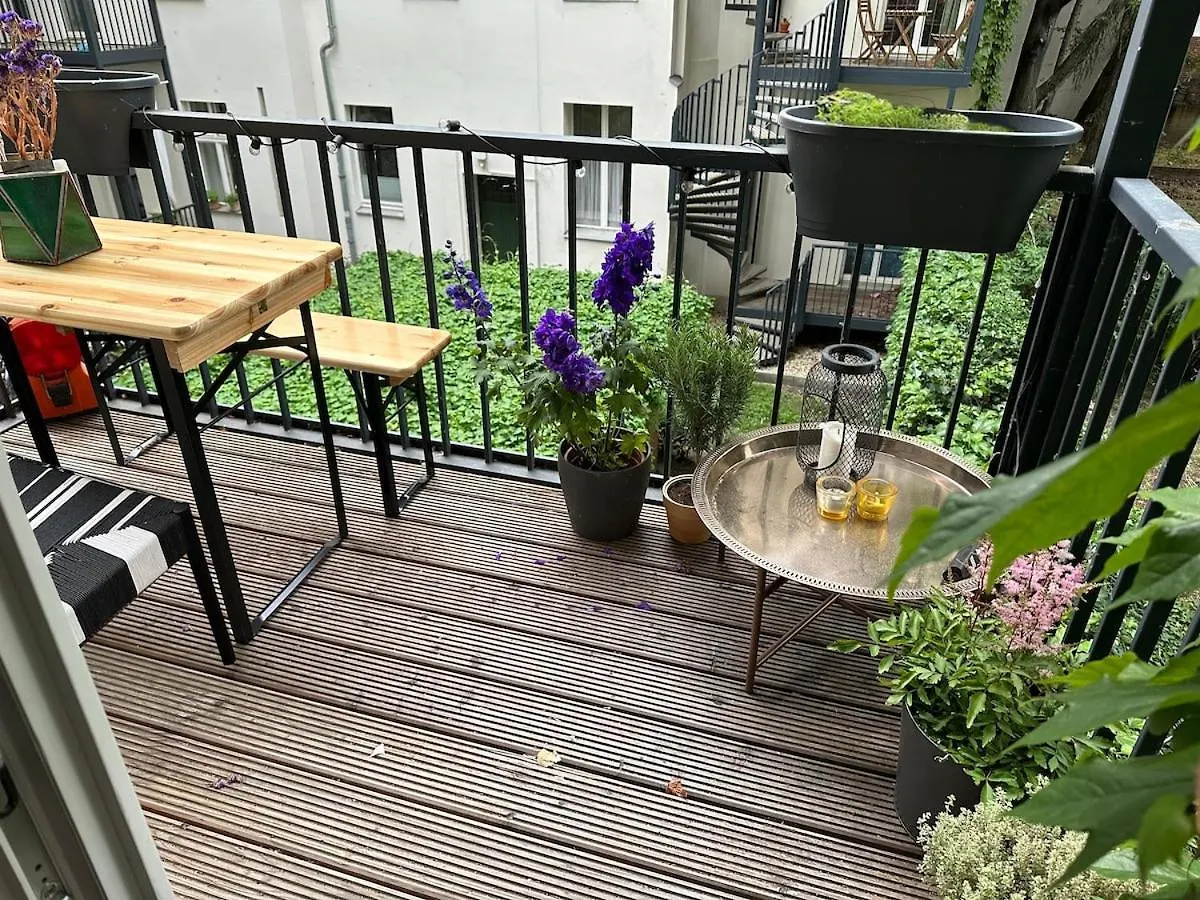 Geishas Charming Gem By Viktoria Park Apartment Berlin Germany